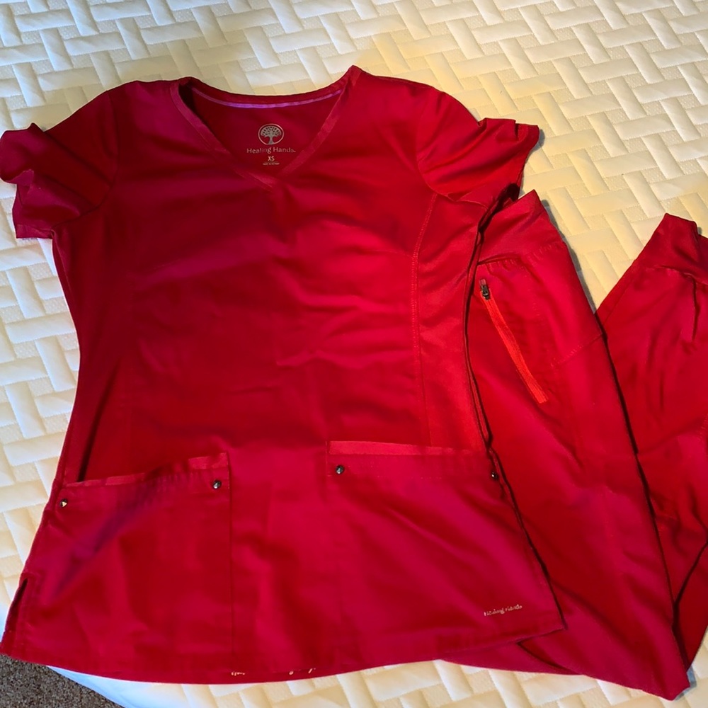 Healing hands scrub set top xs bottoms s red